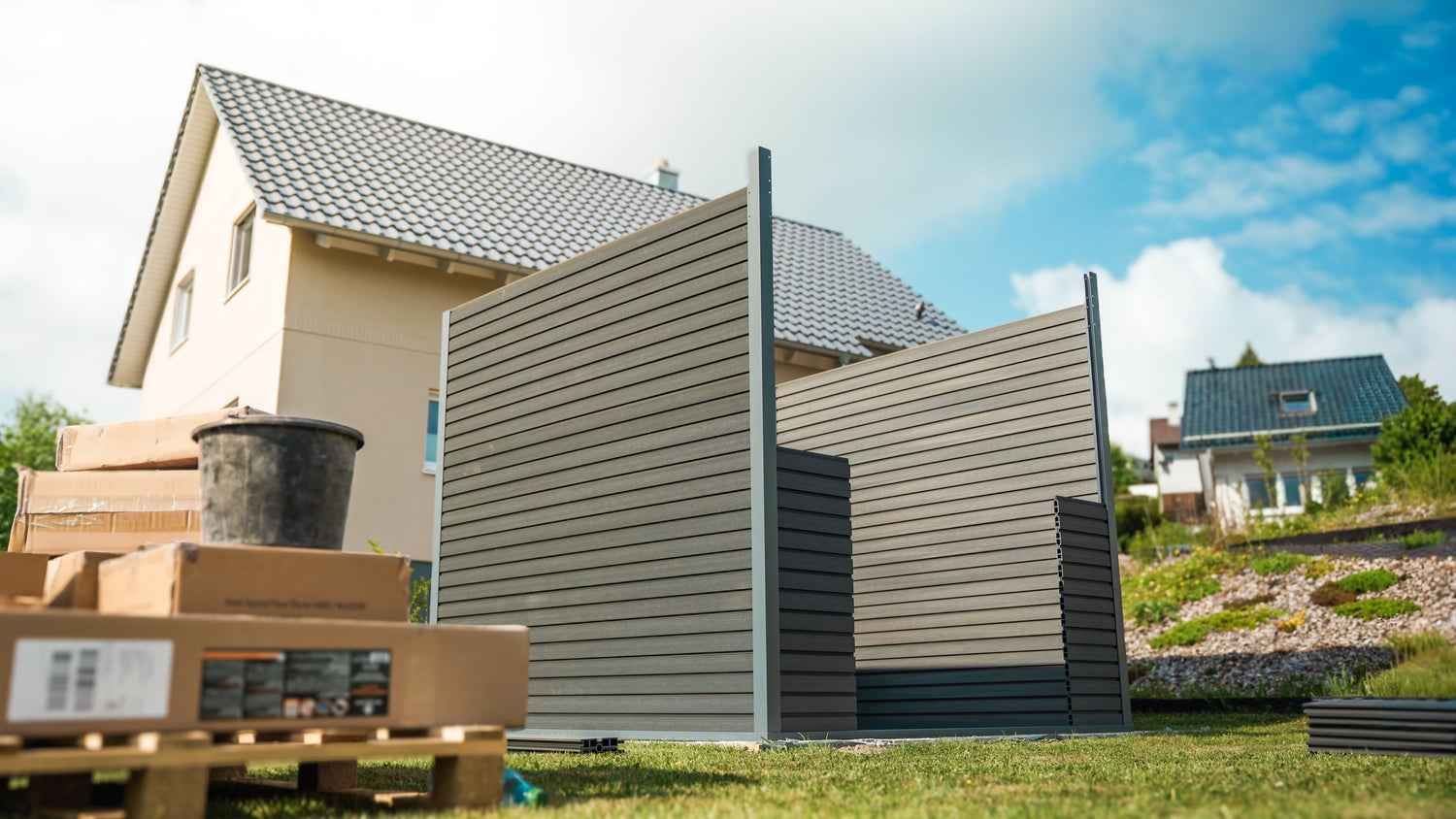 Ausgepackt & Montiert: WPC Haus Linia 2424